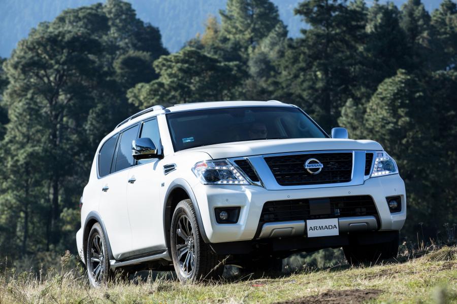  Nissan Armada 2016 года  (фото 3 из 40)